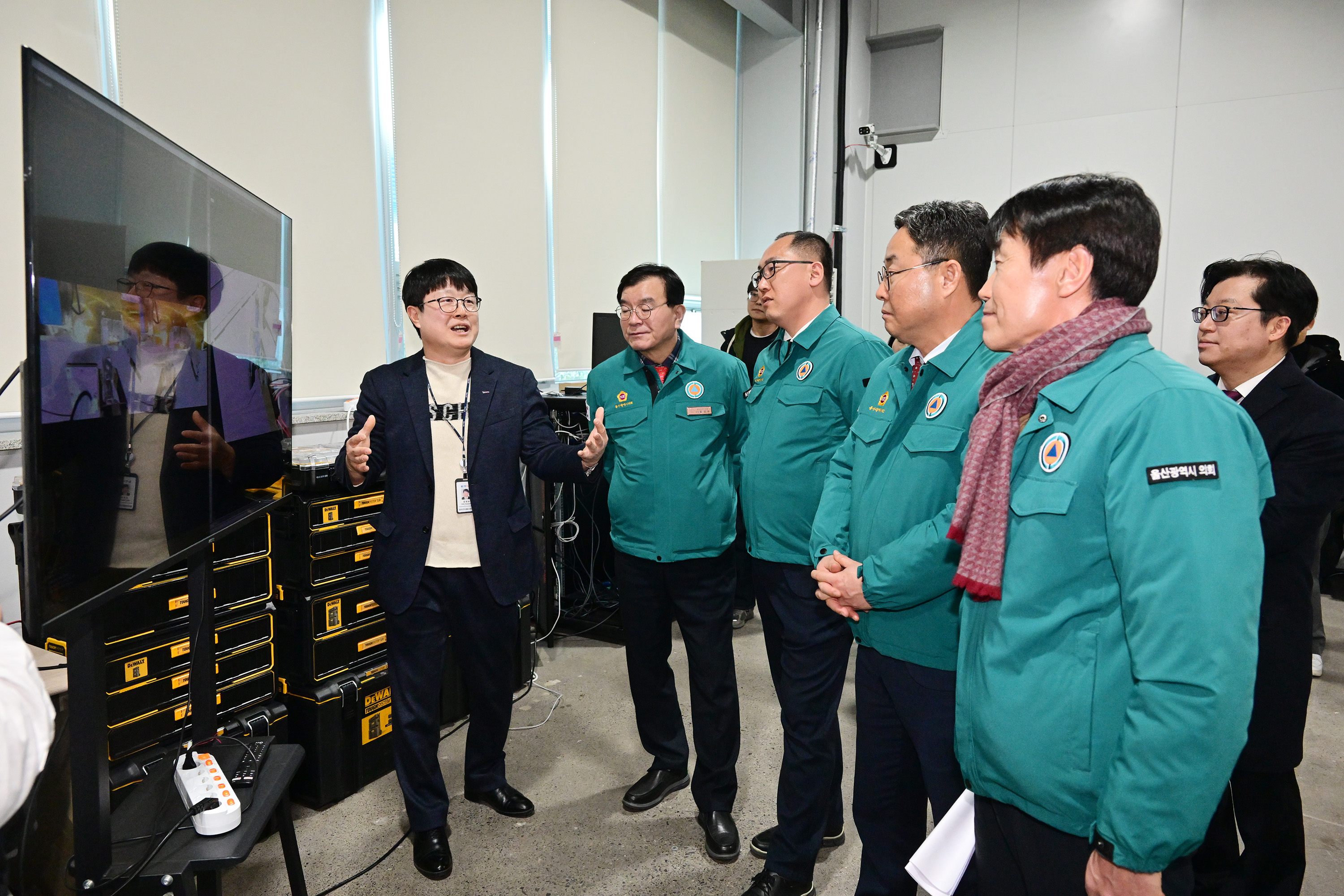 산업건설위원회, AI 관련 시설 방문12