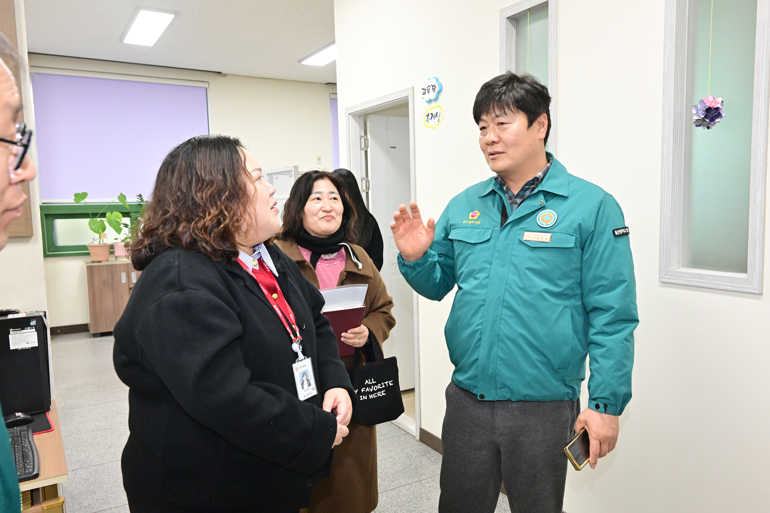 행정자치위원회, 120 해울이콜센터 연장 운영 격려 방문4