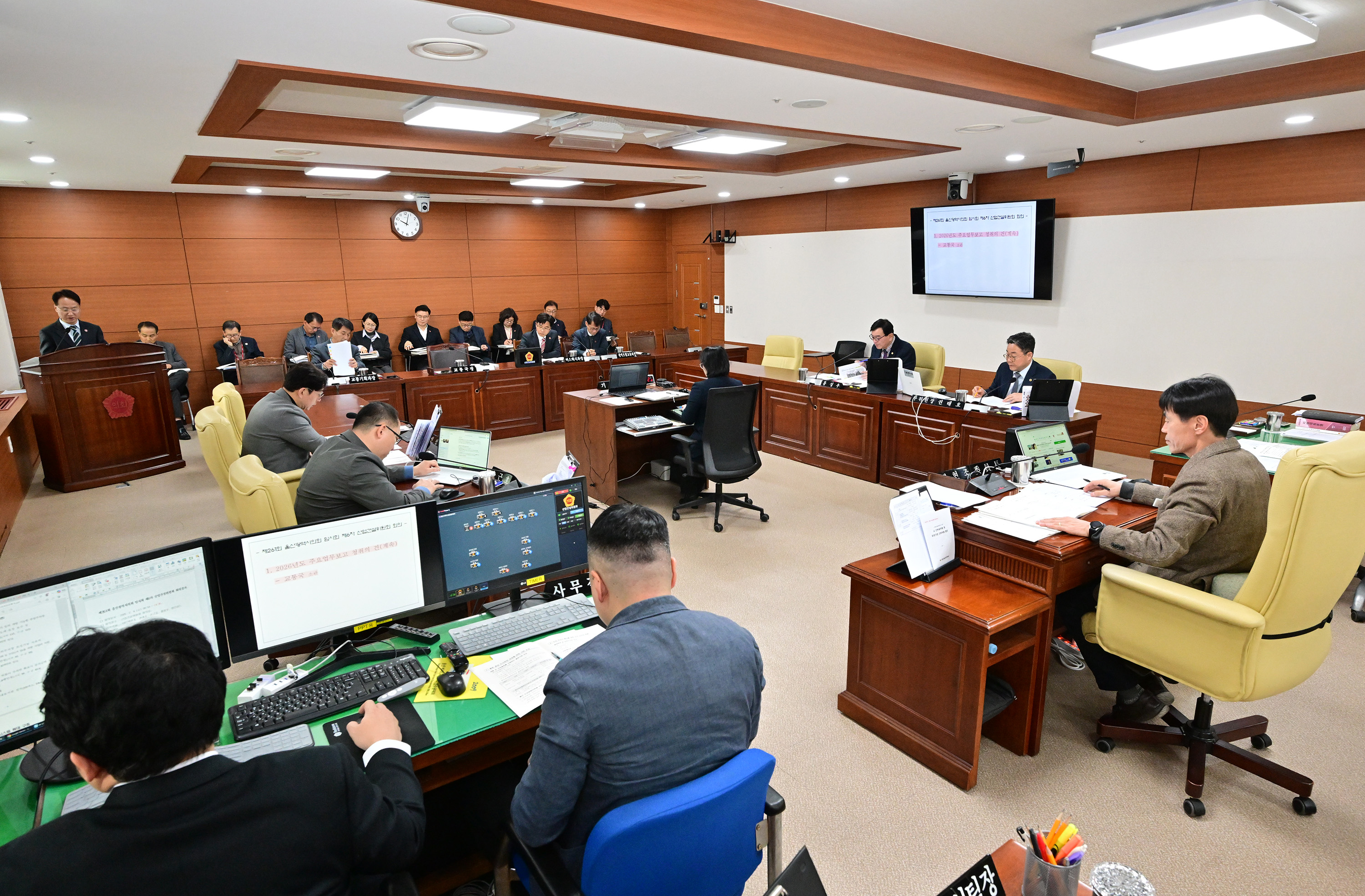 산업건설위원회, 교통국 소관 2026년도 주요업무보고 청취2