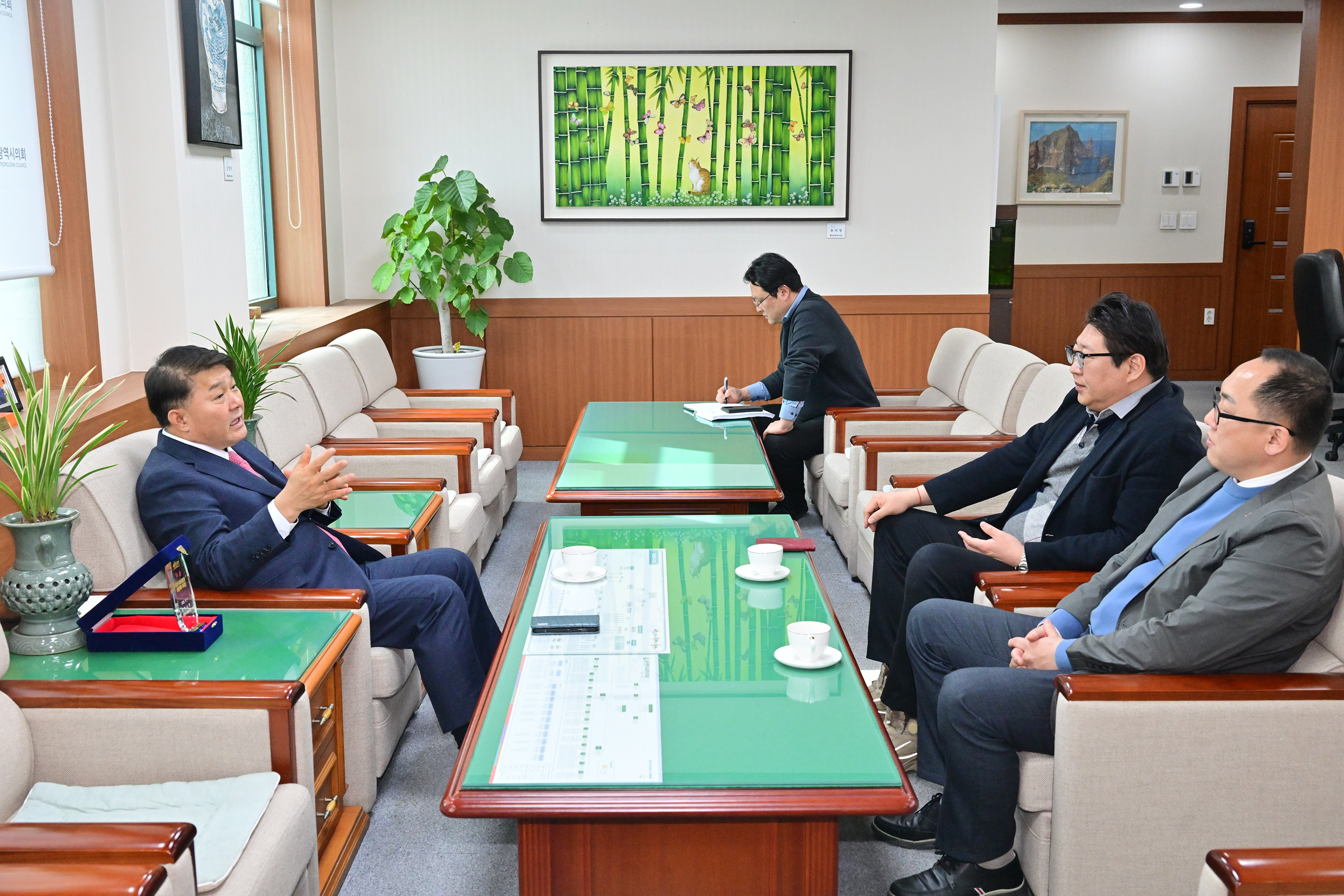 울산광역시의회, 교육청 조례 용어 개정 갈등 중재2