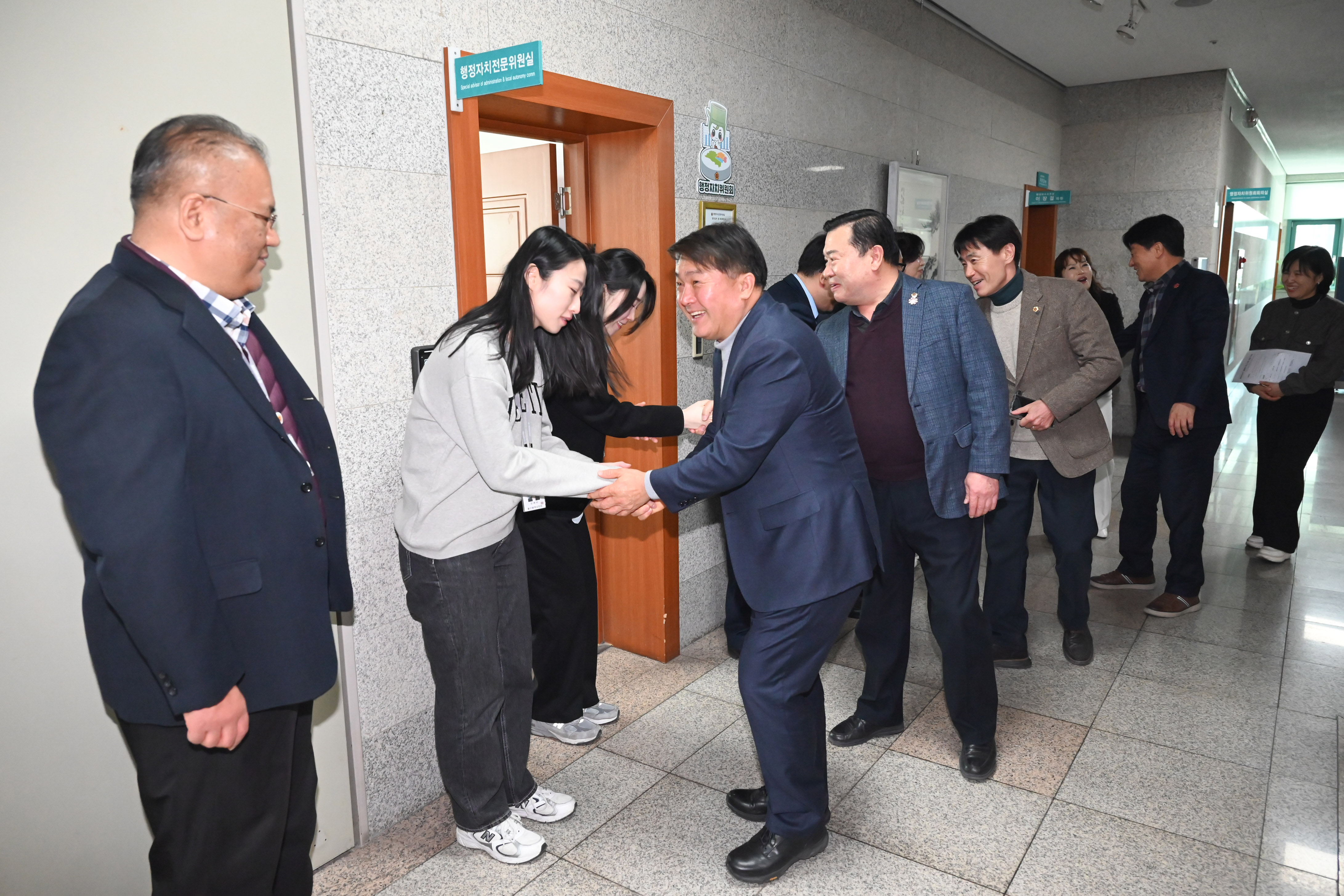 설 맞이 부서 순회 인사1