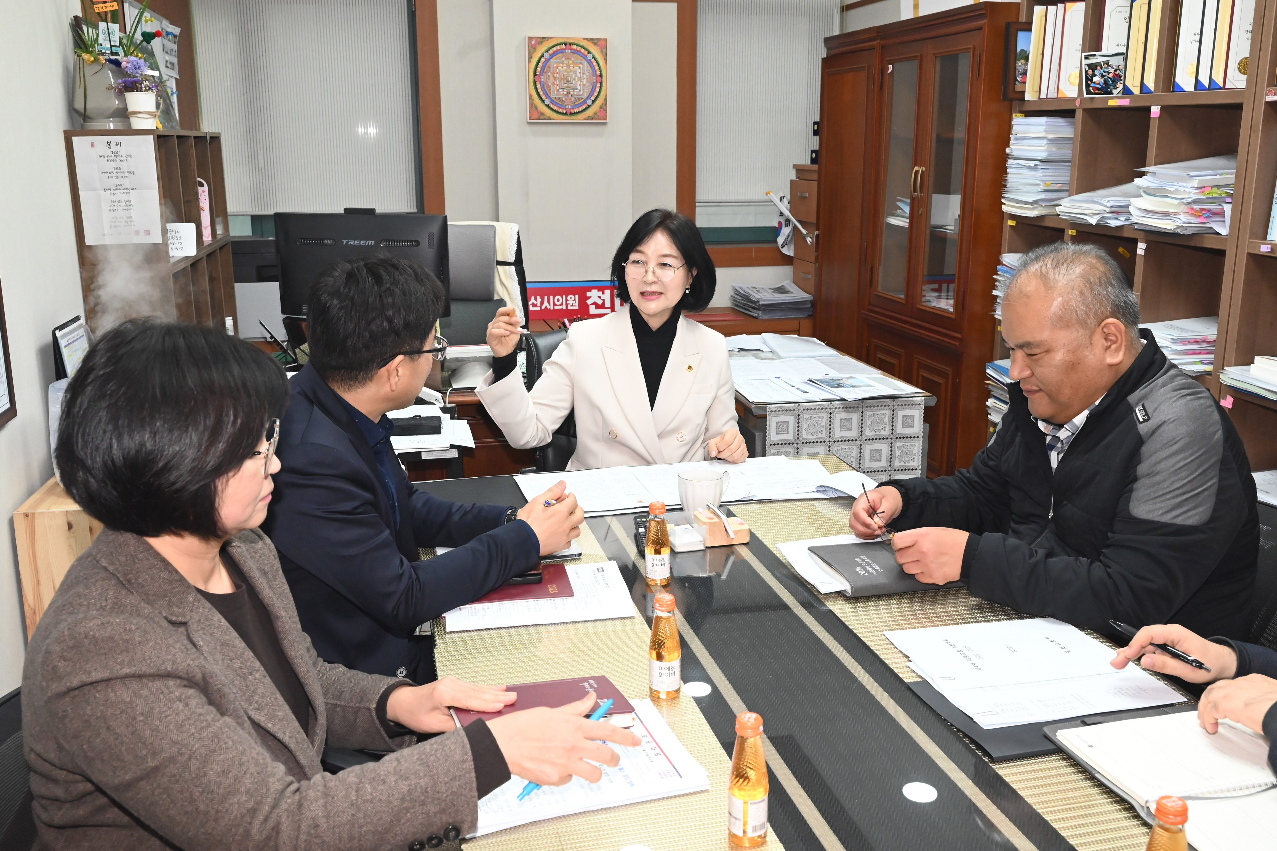 천미경 의원, 노선버스 우회전 사각지대 해소 방안과 보행자 안전 지원을 위한 제도적 대책 마련 간담회1