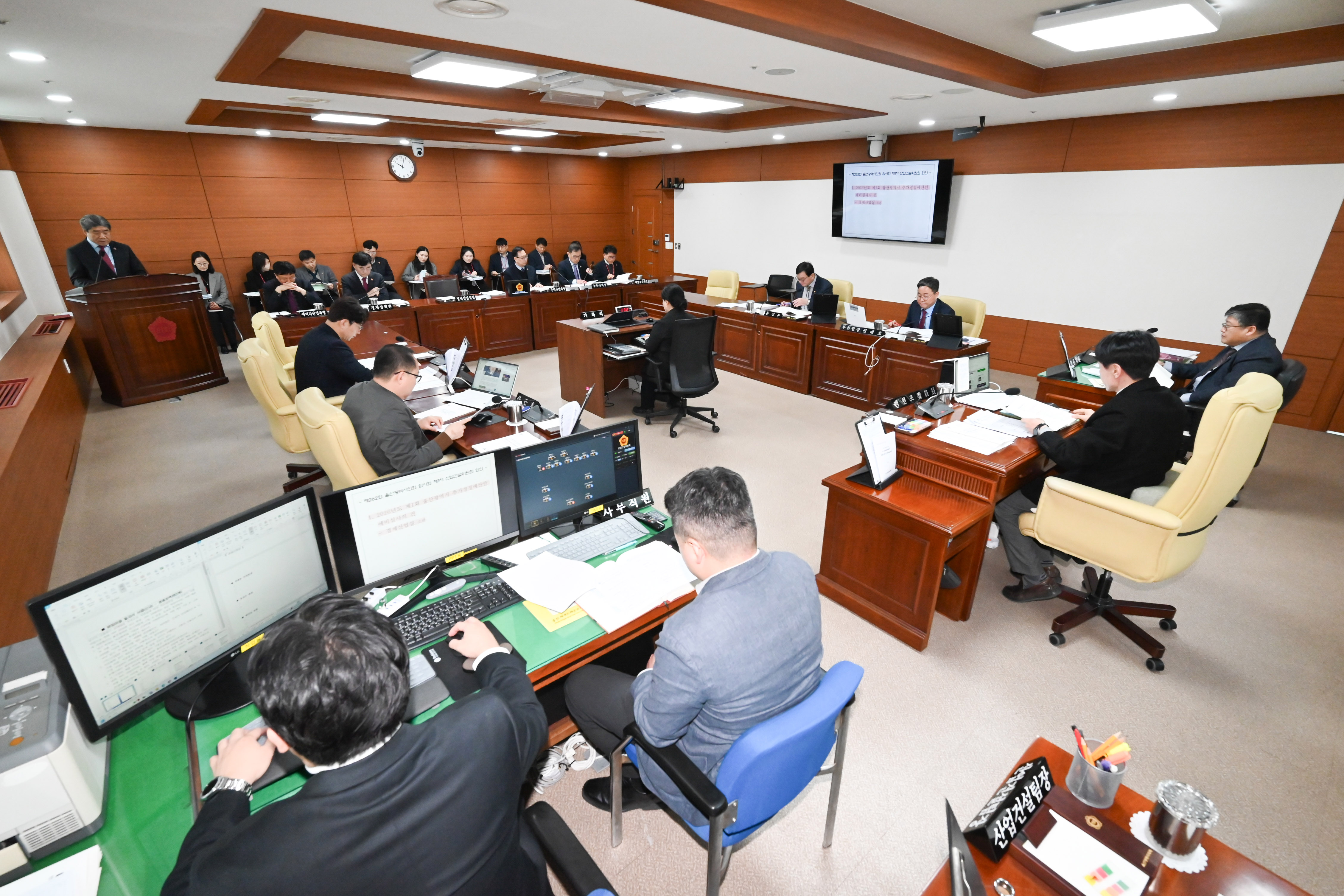 산업건설위원회, 경제산업실·AI수도추진본부 소관 2026년도 제1회 울산광역시 추가경정예산안 예비심사3