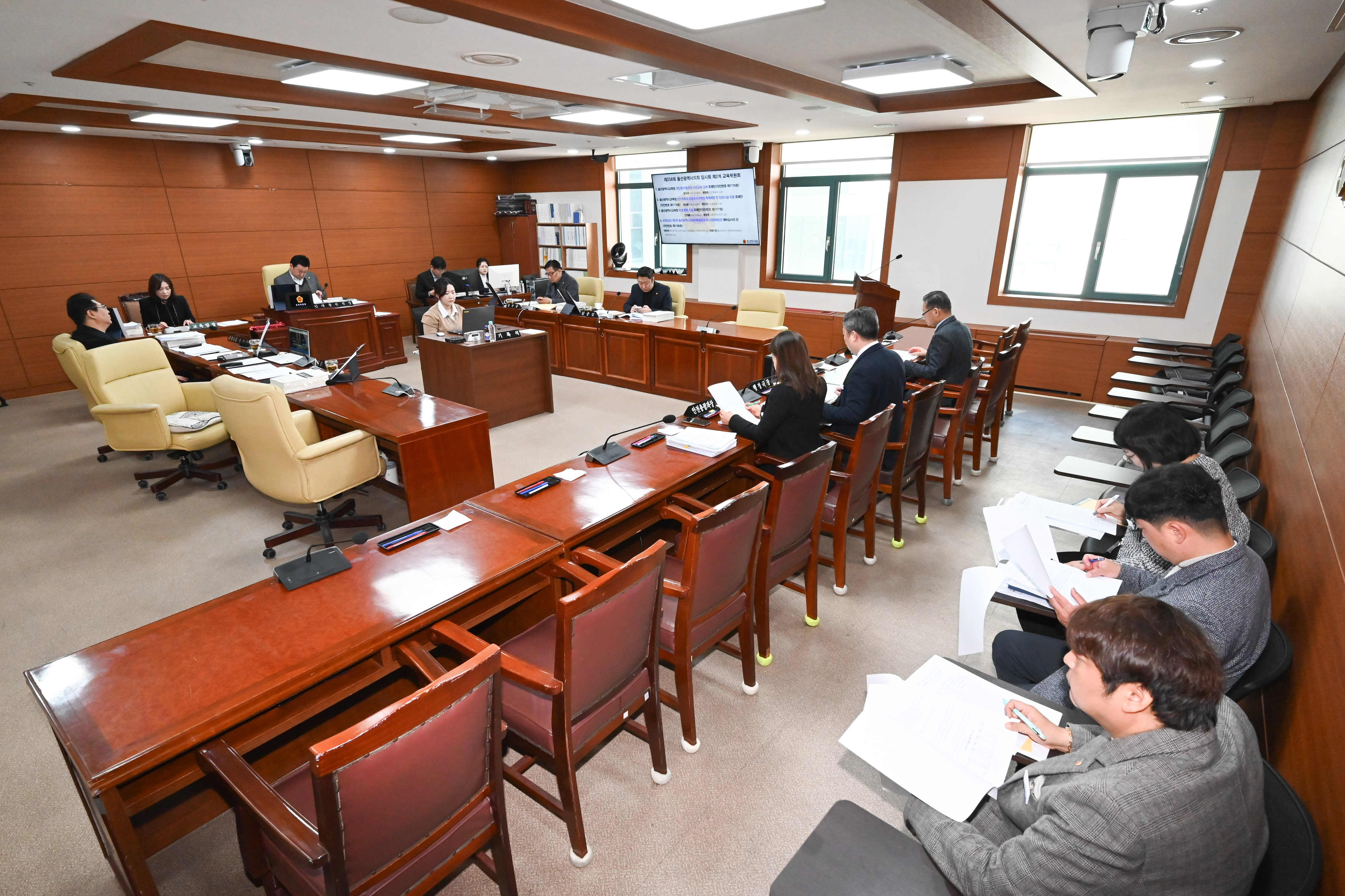 교육위원회, 행정국·직속기관 소관 2026년도 제1회 울산광역시교육비특별회계 추가경정예산안 예비심사4