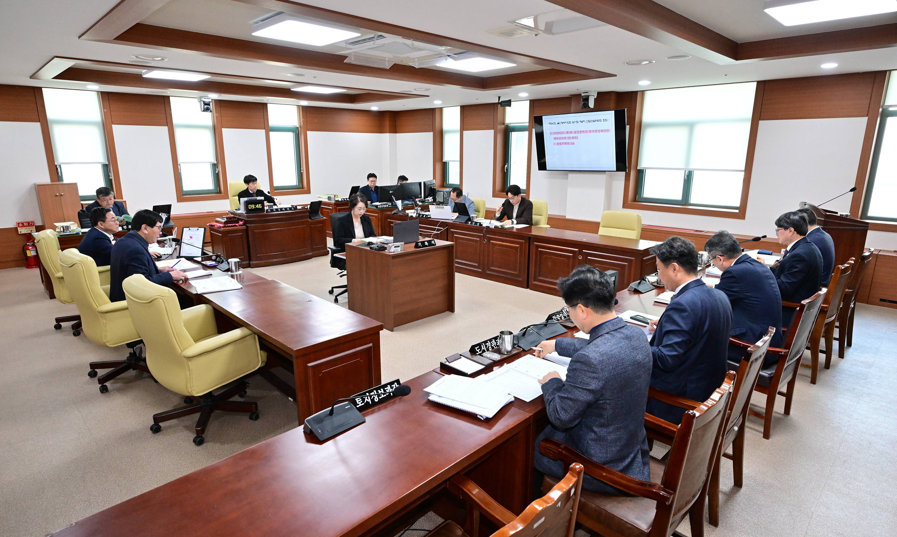 산업건설위원회, 건설주택국 소관 2026년도 제1회 추가경정예산안 심사4