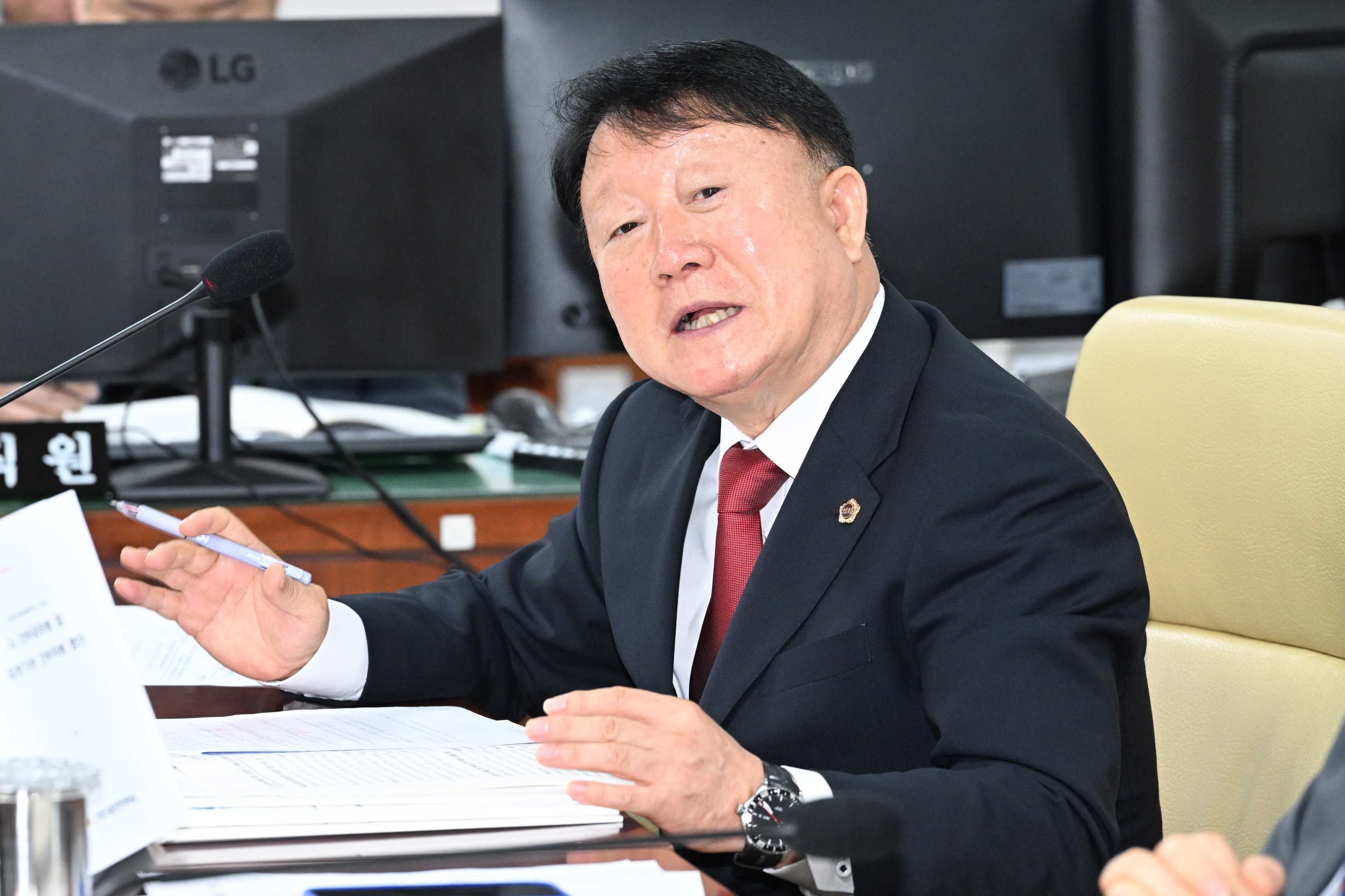 산업건설위원회, 기업투자국 소관 2026년도 주요업무보고 청취의 건8