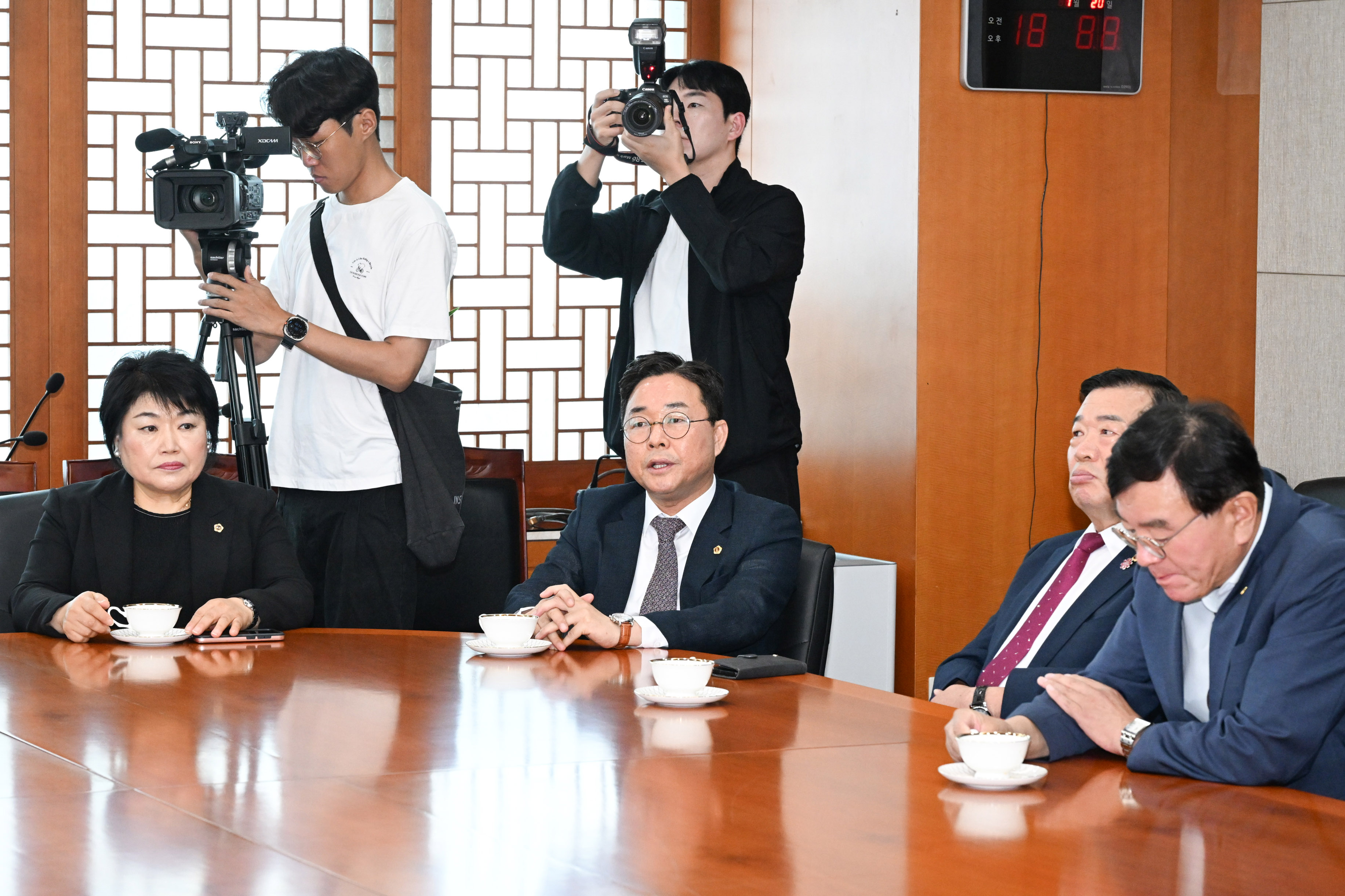제9대 전반기 확대의장단 시장실 방문4