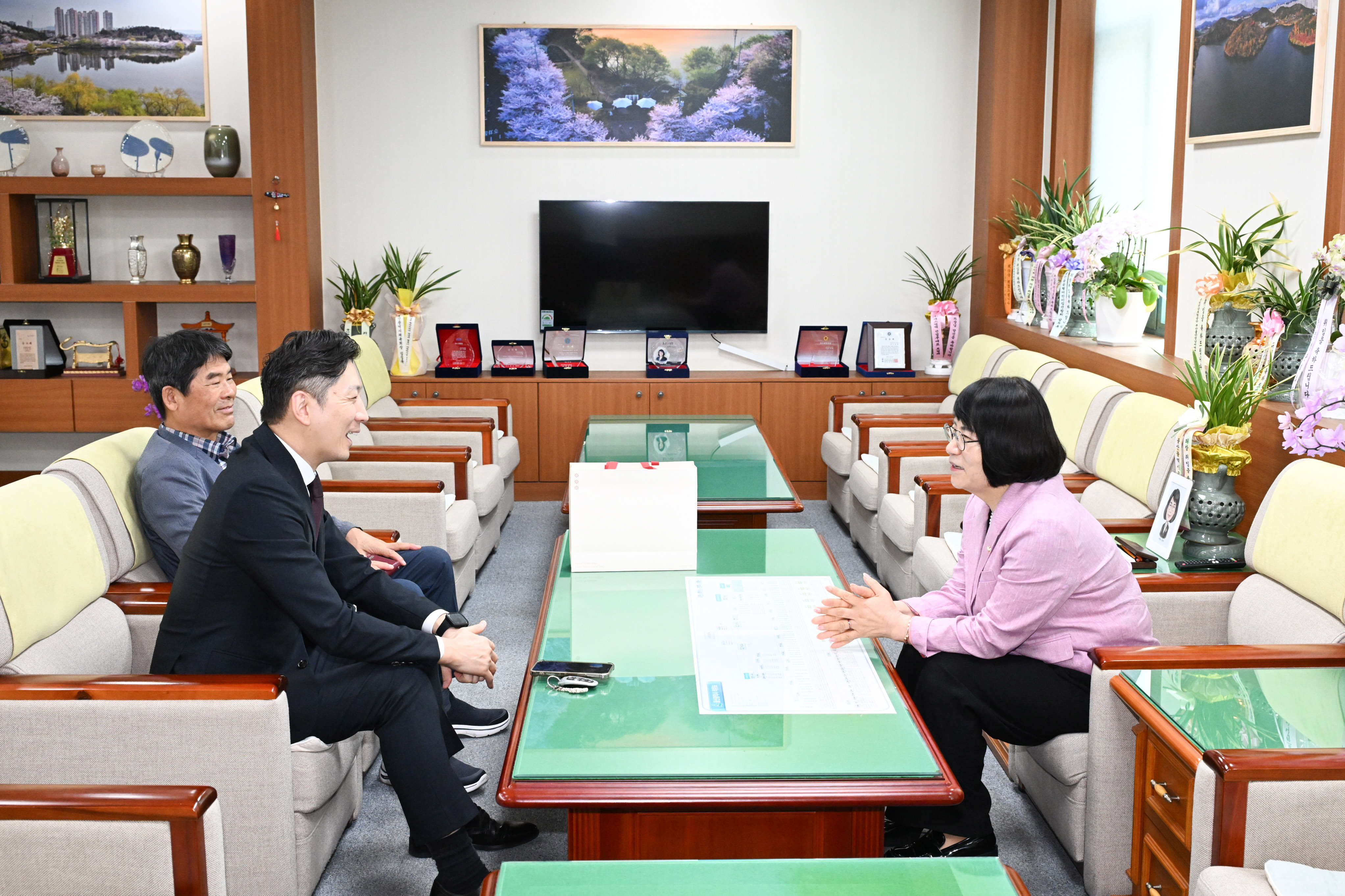 이영해 의장, 울산극동방송 남현용 지사장과 환담2