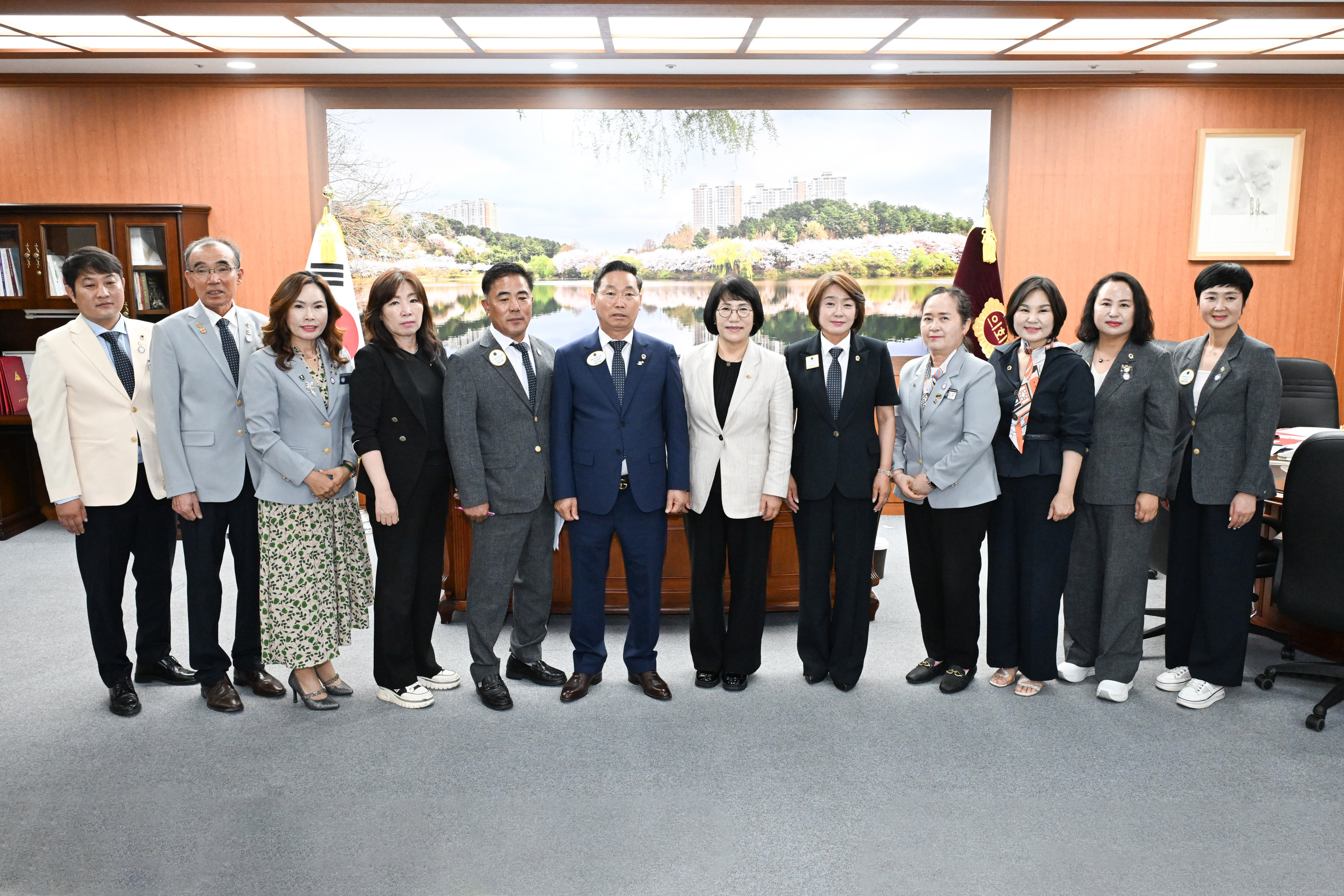 이영해 의장, 국제라이온스협회 355-D 지구 임원진 환담1