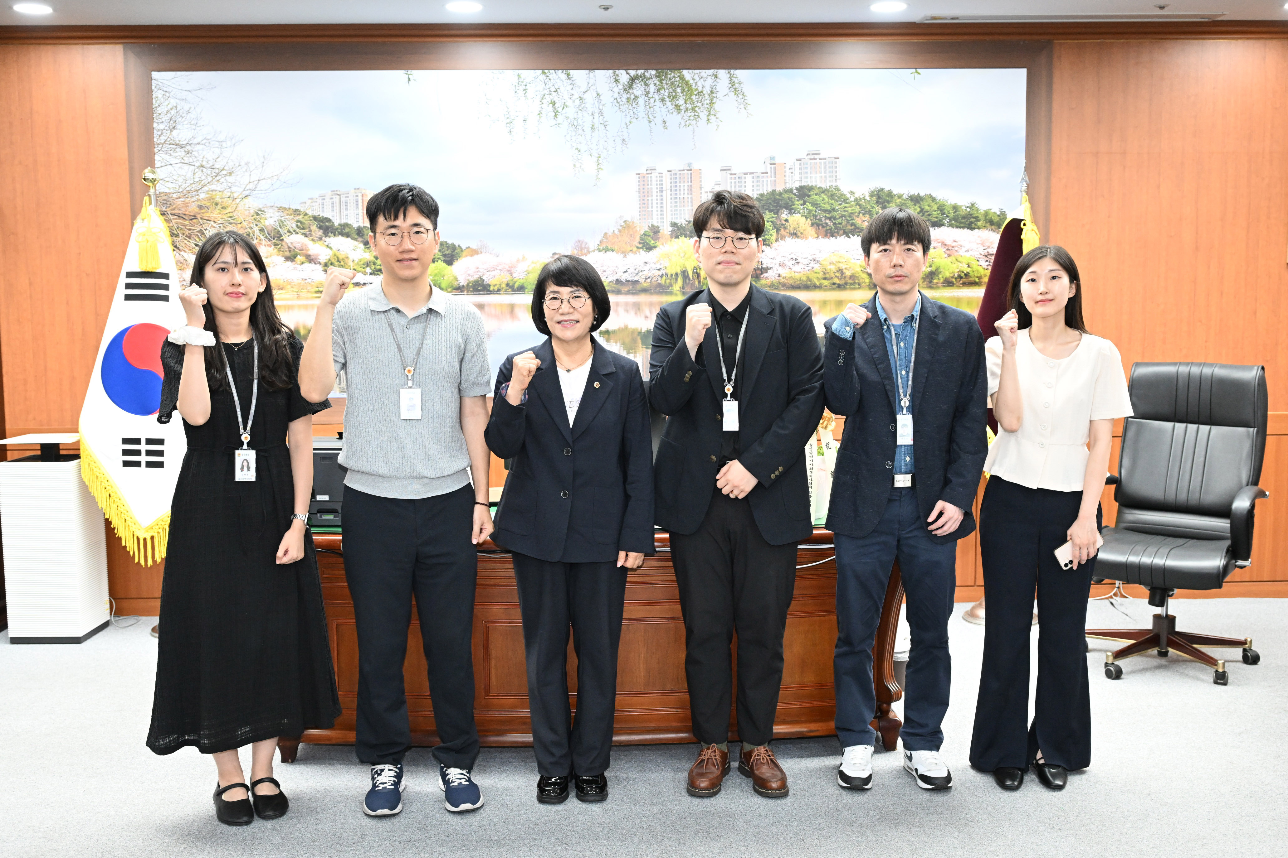이영해 의장, 정기인사 6급 이하 인사발령자 환담1