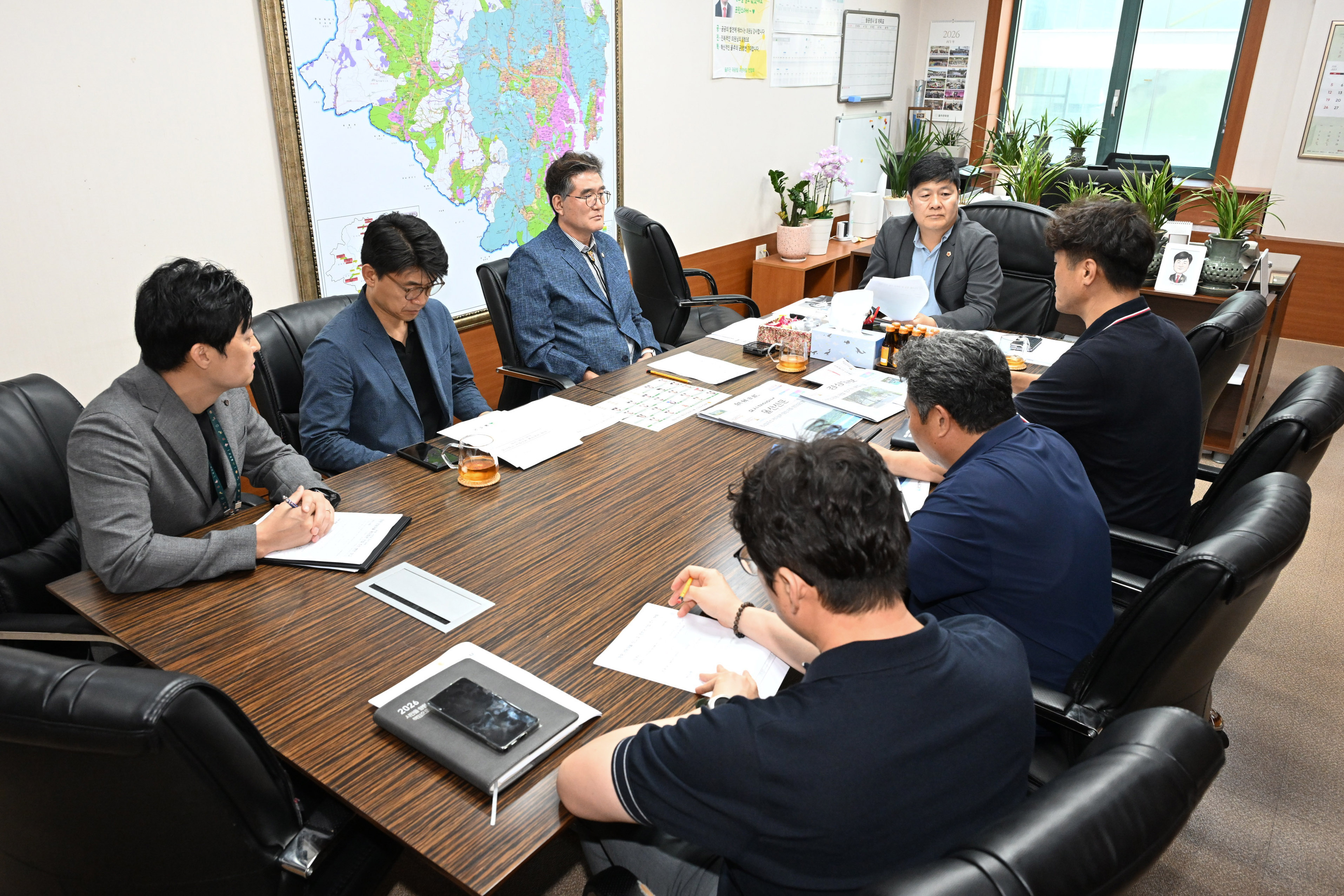 공진혁 의회운영위원장, 옥동 군부대 이전지 양동마을 주민지원사업 점검4