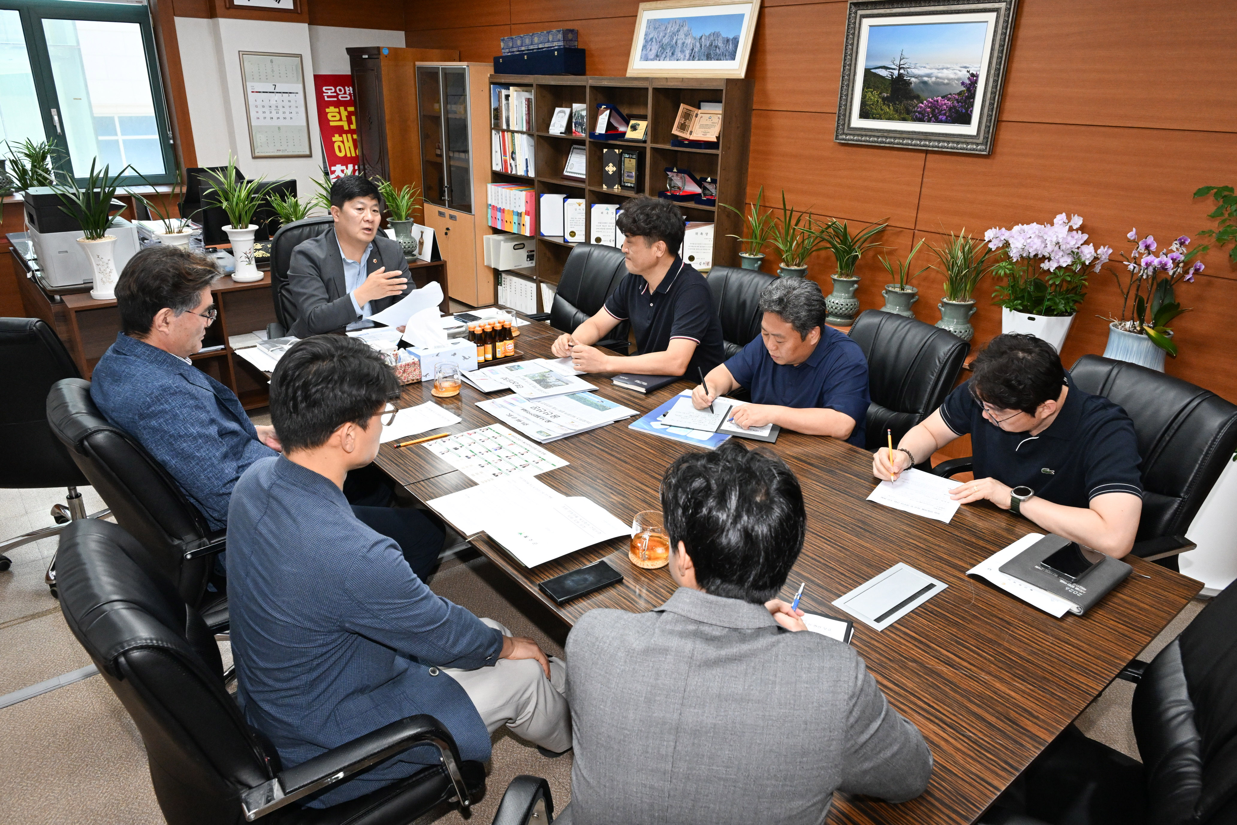 공진혁 의회운영위원장, 옥동 군부대 이전지 양동마을 주민지원사업 점검6
