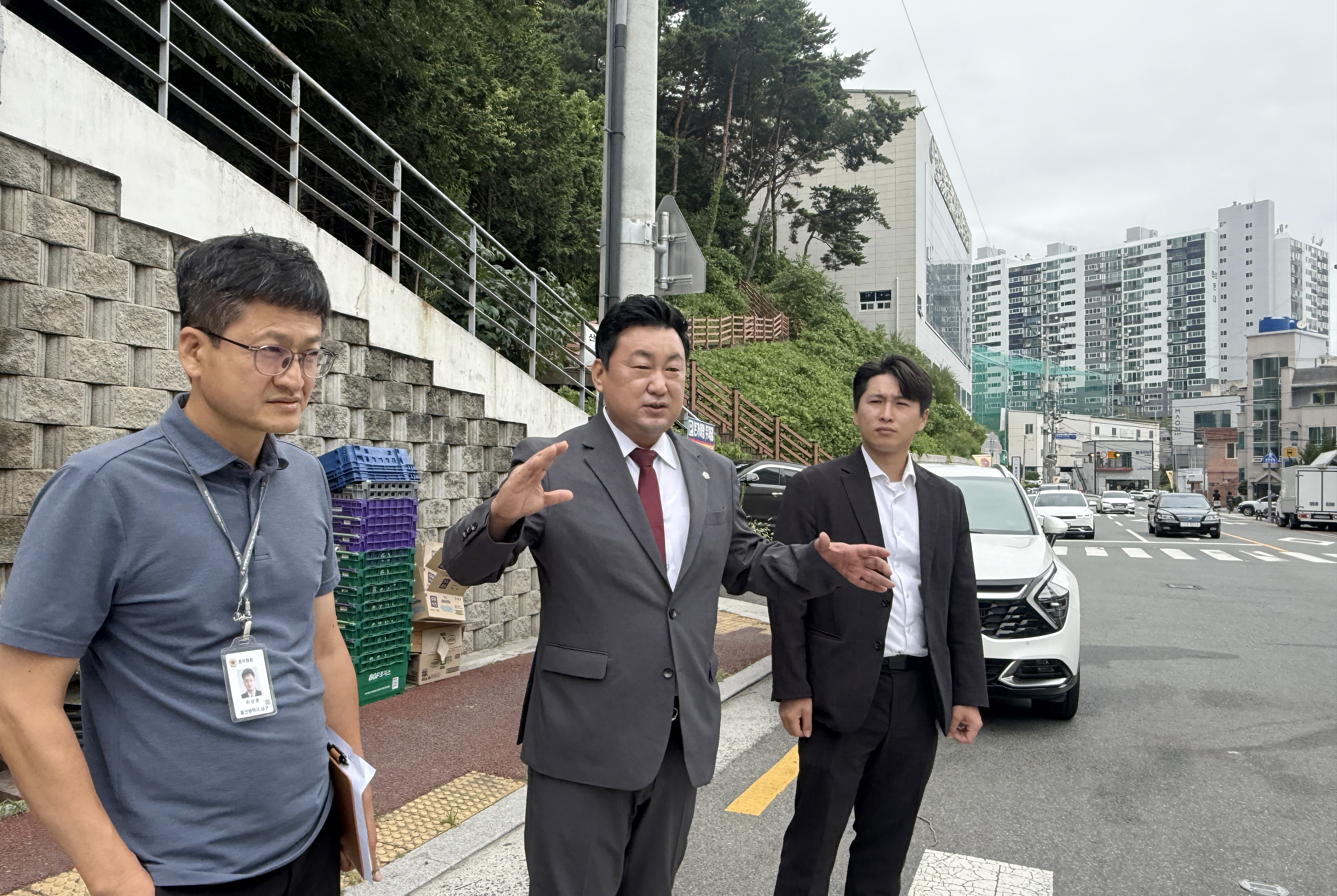 안대룡 의원, 우신고 앞 보행안전 현장점검3