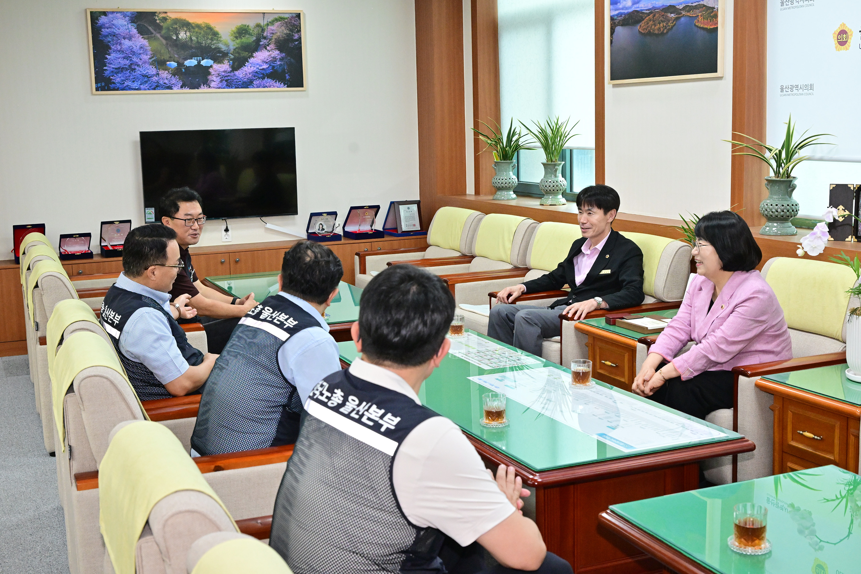 이영해 의장, 한국노총 울산지역본부 임원진 환담3