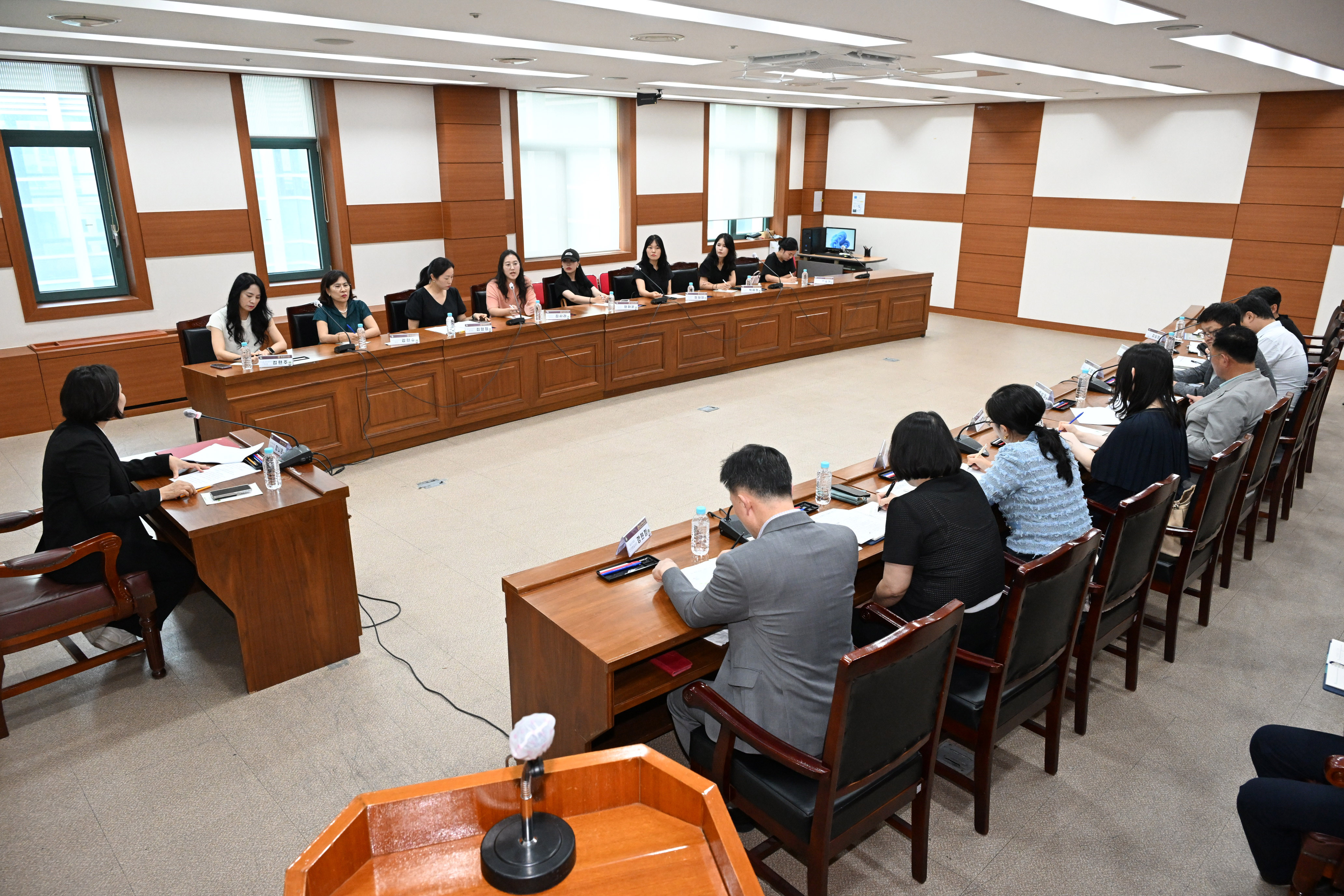 정나윤 의원, 여천초등학교 통학로 환경개선 현안 논의 간담회9