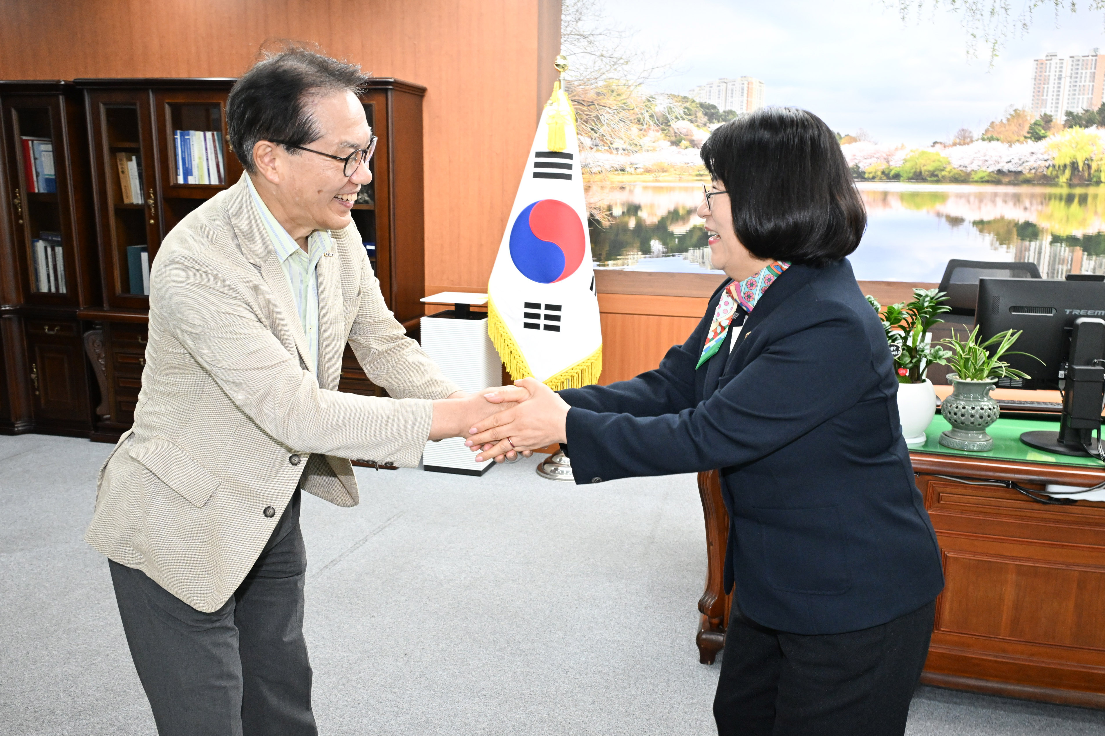 이영해 의장, 박종래 UNIST 총장과 환담3