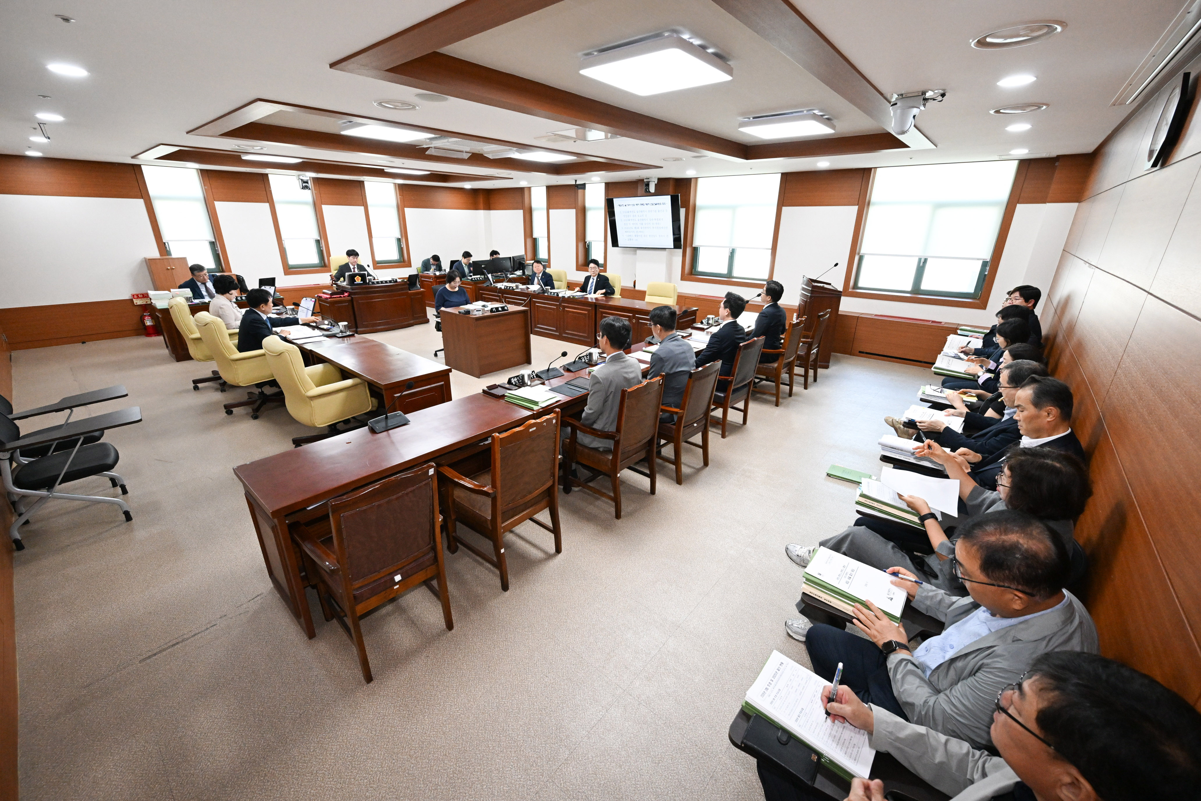 산업건설위원회, 교통국 소관 2025회계연도 결산 및 2026년도 제3회 울산광역시 추경예산안 에비 심사2