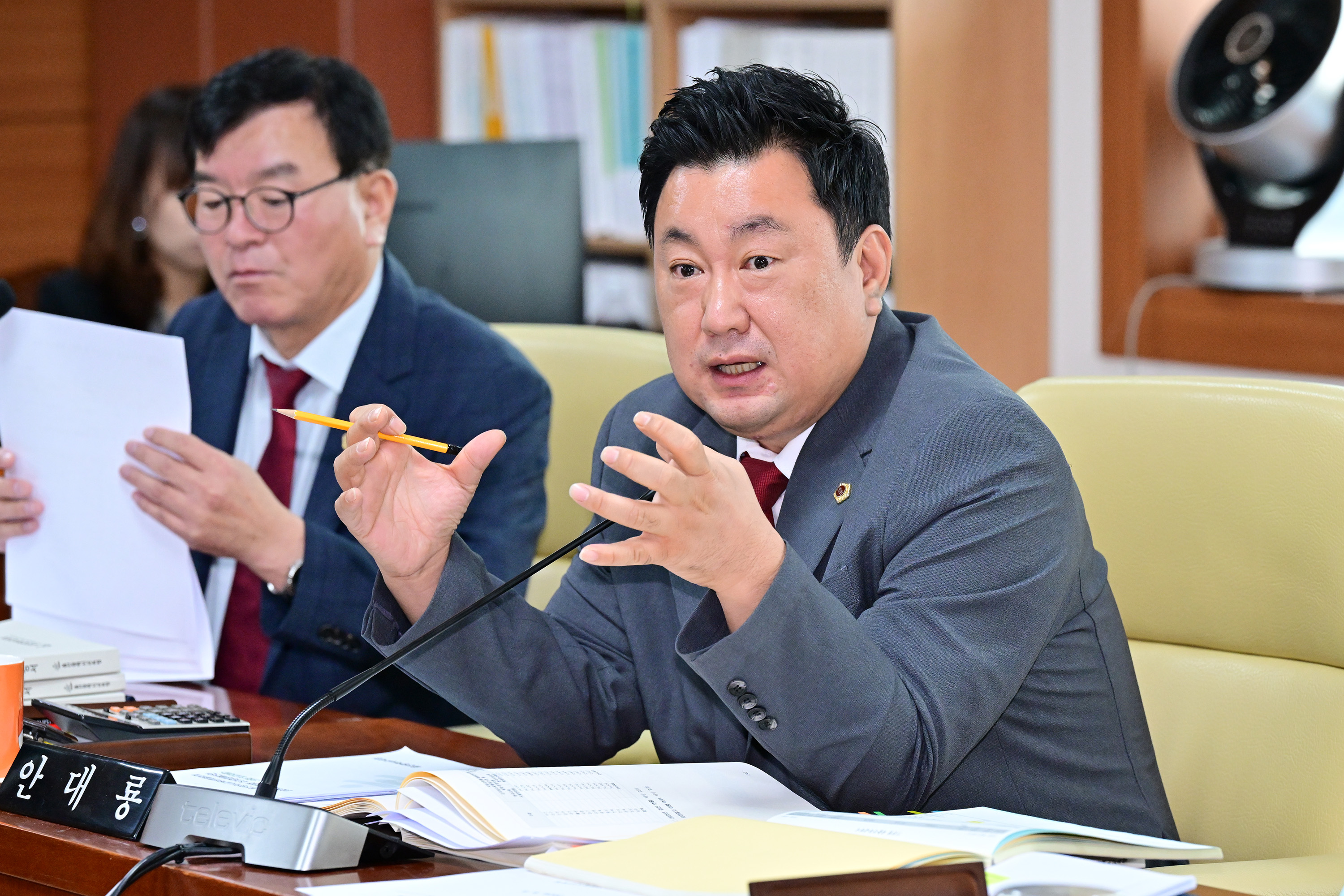 교육위원회, 행정국·직속지관 소관 2026년도 제3회 울산광역시교육비 특별회계 추가경정예산안 심사5
