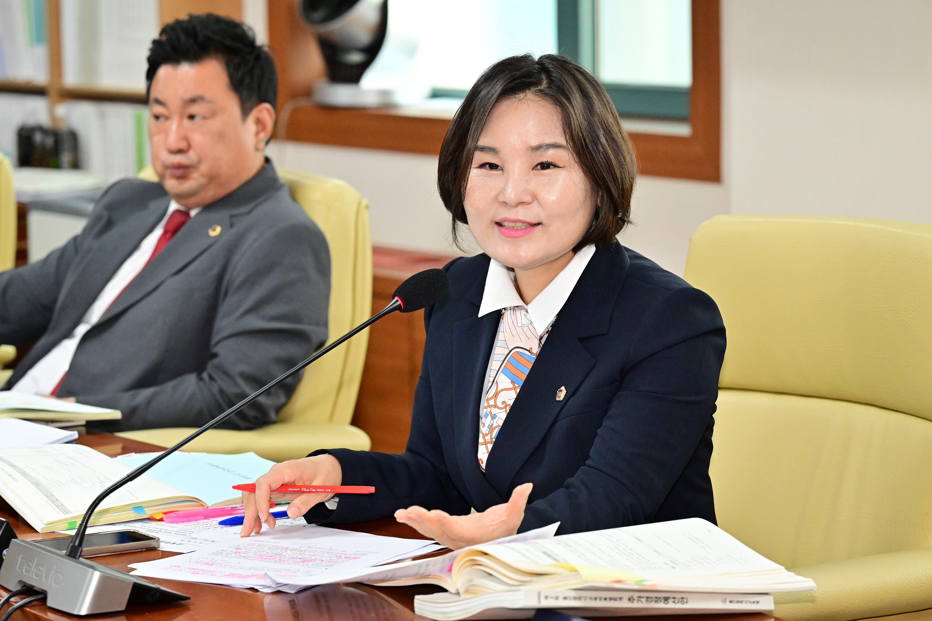 교육위원회, 행정국·직속지관 소관 2026년도 제3회 울산광역시교육비 특별회계 추가경정예산안 심사9
