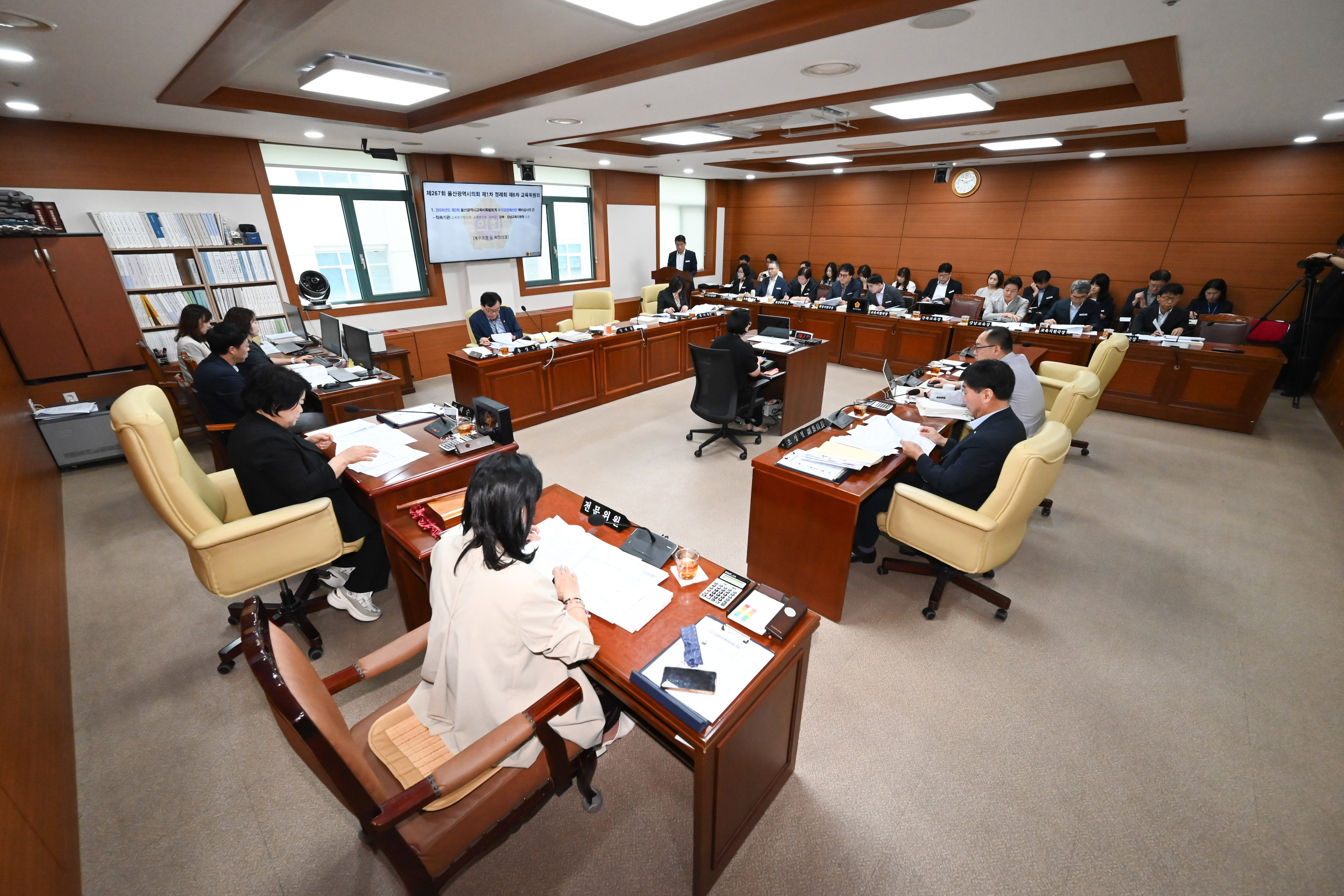 교육위원회, 강북·강남 교육지원청 소관 2026년도 제3회 울산광역시교육비 특별회계 추가경정예산안 예비 심사3