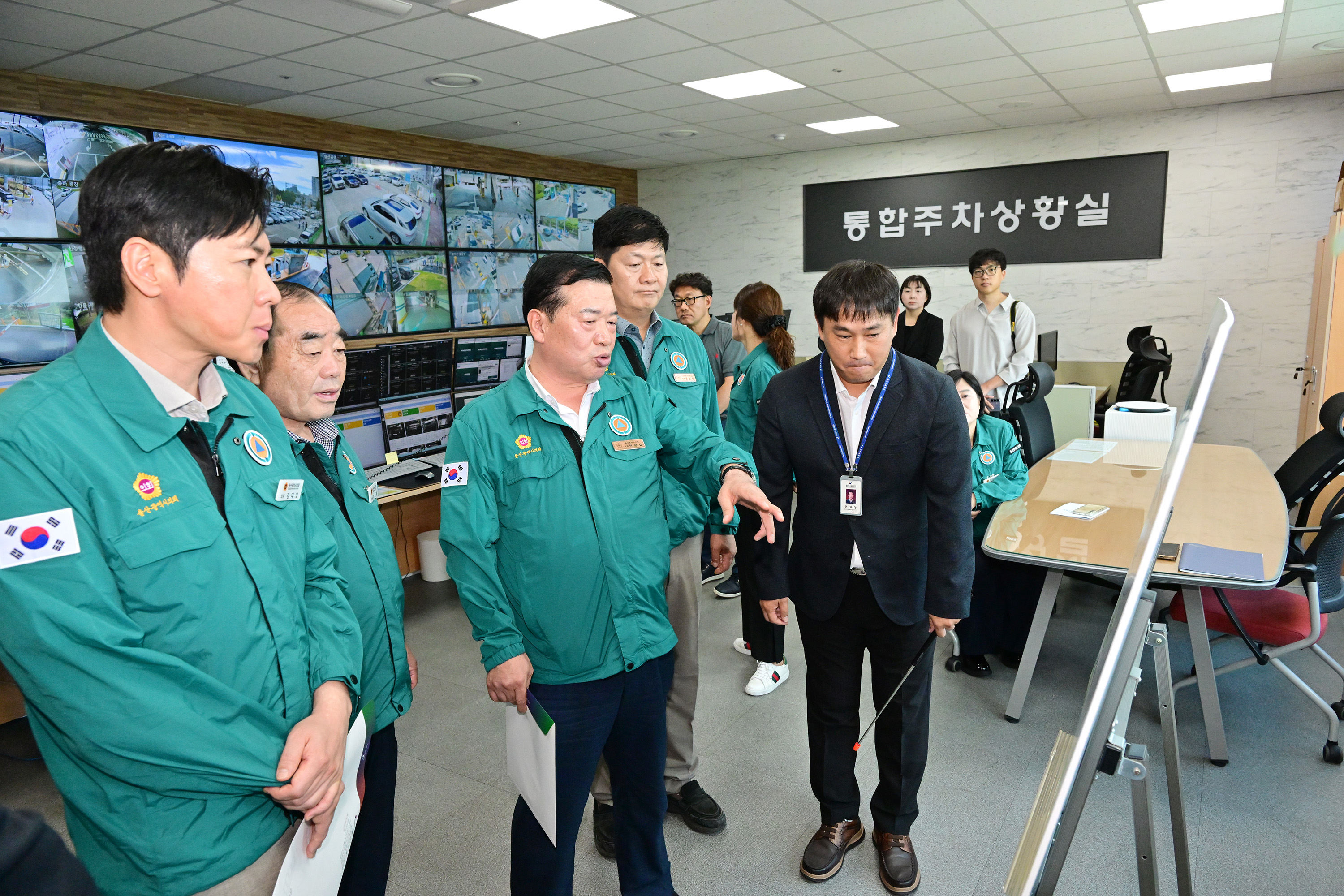 행정자치위원회, 울산시설공단·울산연구원 현장 방문16