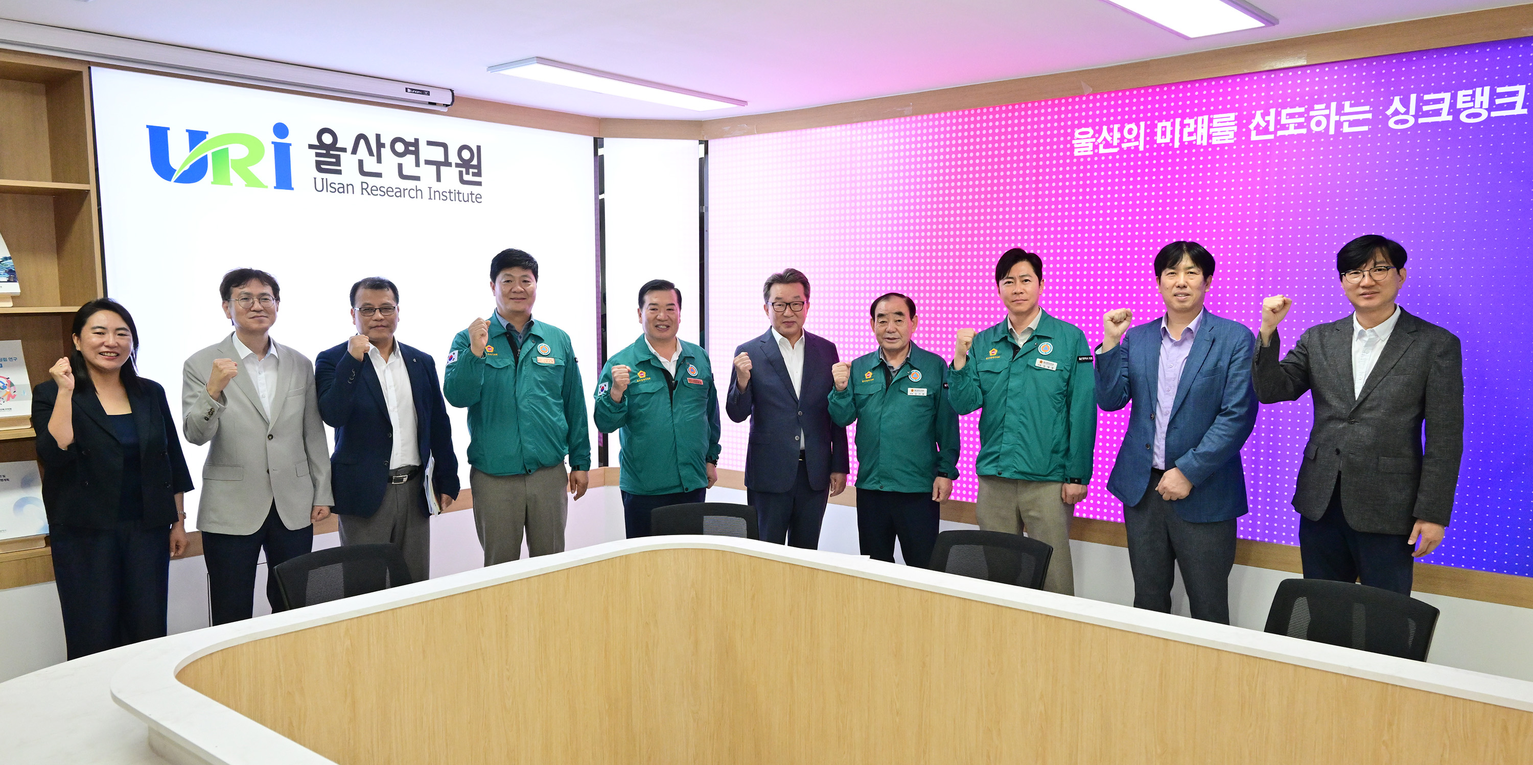 행정자치위원회, 울산시설공단·울산연구원 현장 방문27